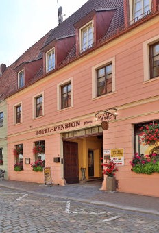Hotel-Pension zum Markt Einfahrt Kurstraße